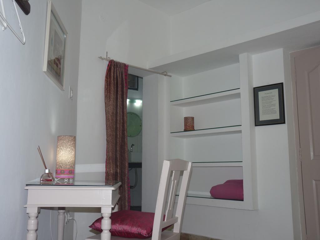 L'Escale Hotell Pondicherry Exteriör bild