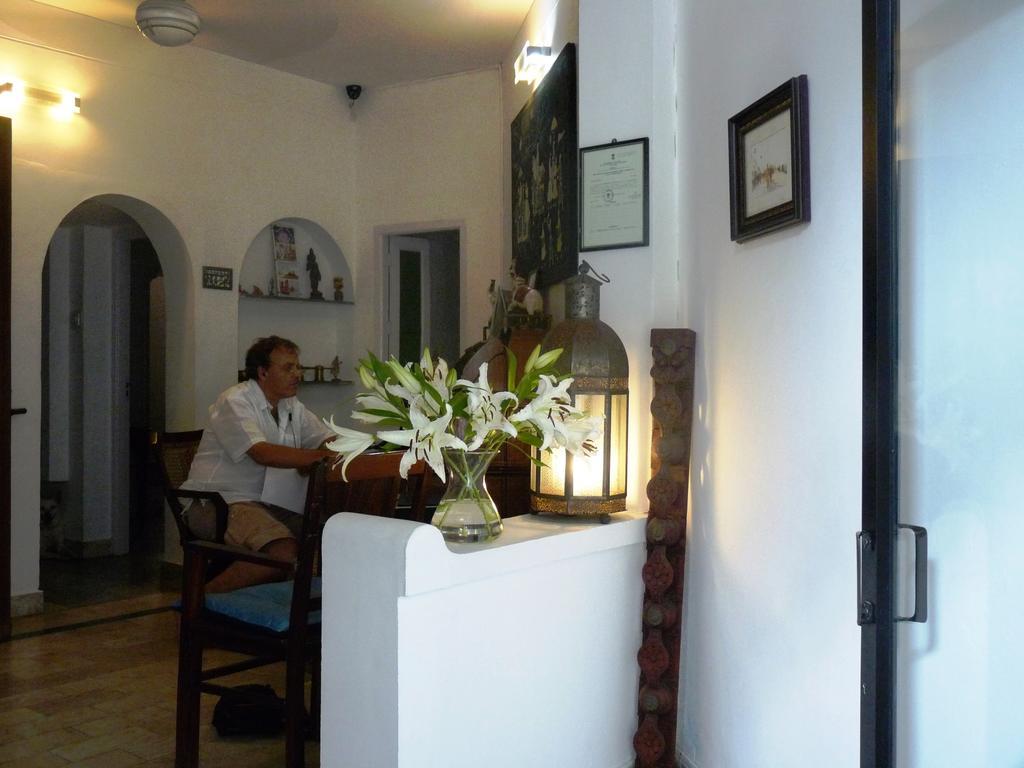 L'Escale Hotell Pondicherry Exteriör bild