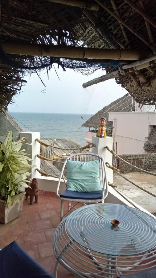 L'Escale Hotell Pondicherry Exteriör bild