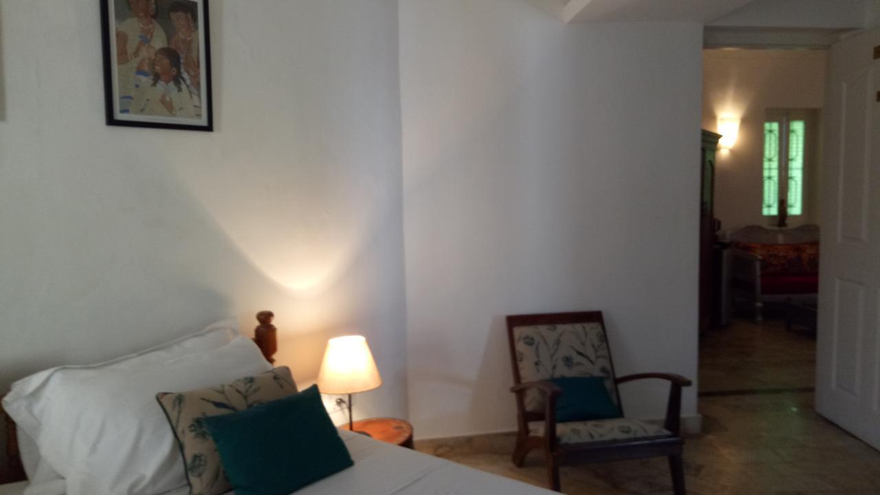 L'Escale Hotell Pondicherry Exteriör bild