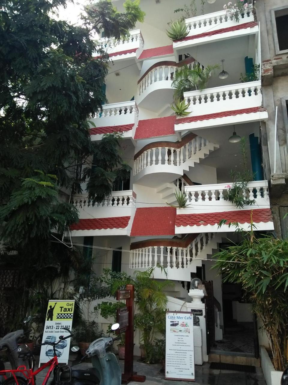 L'Escale Hotell Pondicherry Exteriör bild